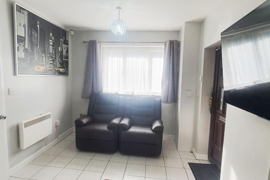 Lister Park Bradford Stylish 1Bed Coach House - Quiet & Tranquil Cottage & Parking Екстериор снимка
