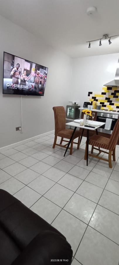 Lister Park Bradford Stylish 1Bed Coach House - Quiet & Tranquil Cottage & Parking Екстериор снимка