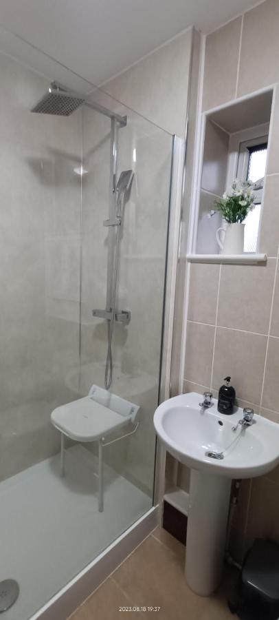 Lister Park Bradford Stylish 1Bed Coach House - Quiet & Tranquil Cottage & Parking Екстериор снимка