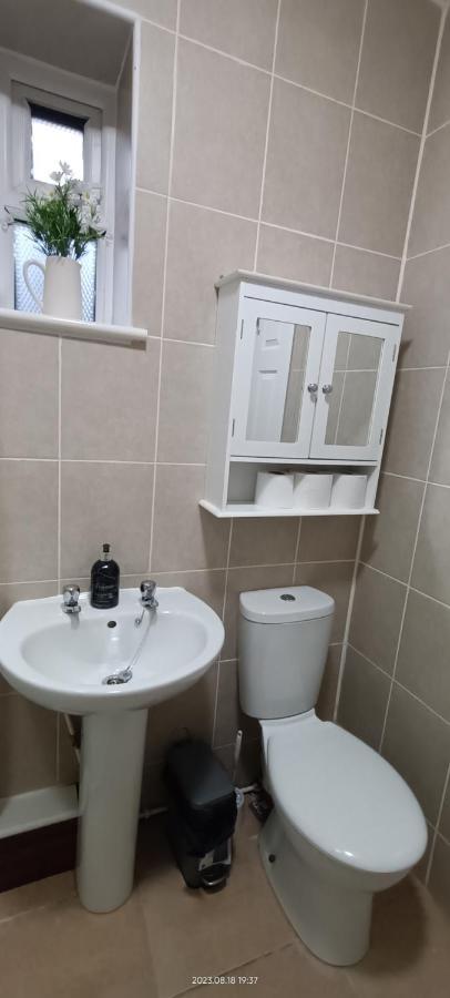 Lister Park Bradford Stylish 1Bed Coach House - Quiet & Tranquil Cottage & Parking Екстериор снимка