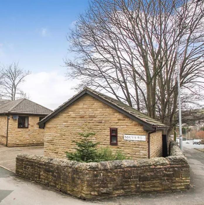 Lister Park Bradford Stylish 1Bed Coach House - Quiet & Tranquil Cottage & Parking Екстериор снимка